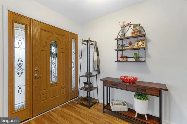 Property Slideshow image 3 of 26 | 23 meadowwood ct, Columbus, NJ, 08022