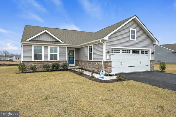 Property Slideshow image 2 of 29 | 302 alezach dr, Dover, DE, 19901