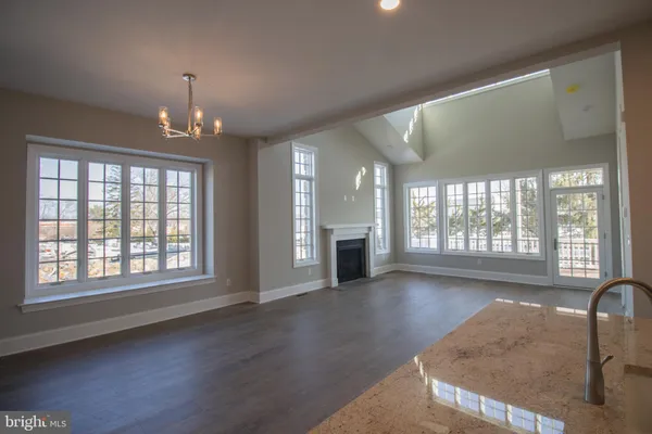 Property Slideshow image 2 of 13 | 1304 coulee way, Wilmington, DE, 19803