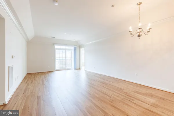 Property Slideshow image 3 of 28 | 7305 brookview rd 308, Elkridge, MD, 21075