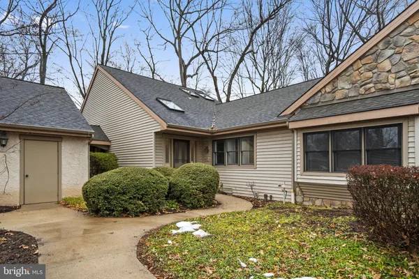 Property Slideshow image 3 of 34 | 621 glenwood ln, West Chester, PA, 19380