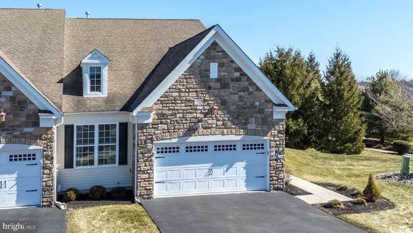 Property Slideshow image 2 of 54 | 30 komen ct, Sellersville, PA, 18960