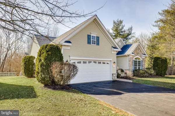 Property Slideshow image 2 of 41 | 4 ellington dr, Columbus, NJ, 08022