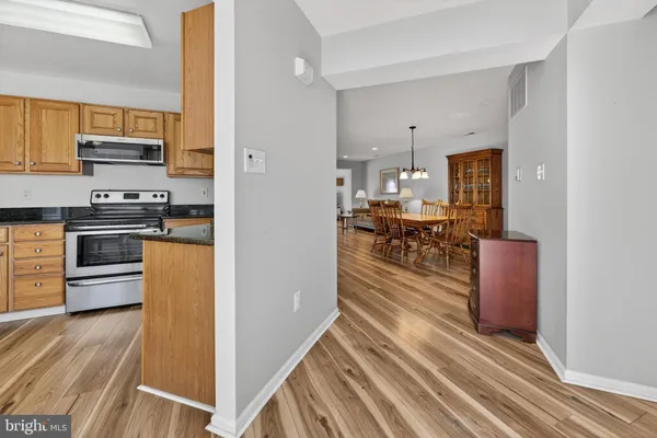 Property Slideshow image 3 of 24 | 8 peppergrass dr, Mount Laurel, NJ, 08054