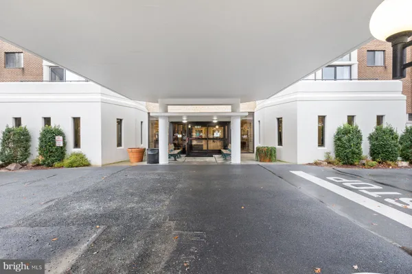 Property Slideshow image 2 of 45 | 15107 interlachen dr 2-801, Silver Spring, MD, 20906