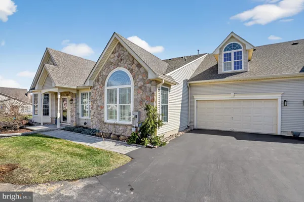 Property Slideshow image 2 of 38 | 618 bellflower rd, Langhorne, PA, 19047