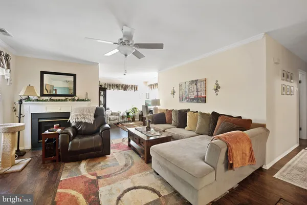 Property Slideshow image 3 of 22 | 202 arrowwood ct b, Mount Laurel, NJ, 08054