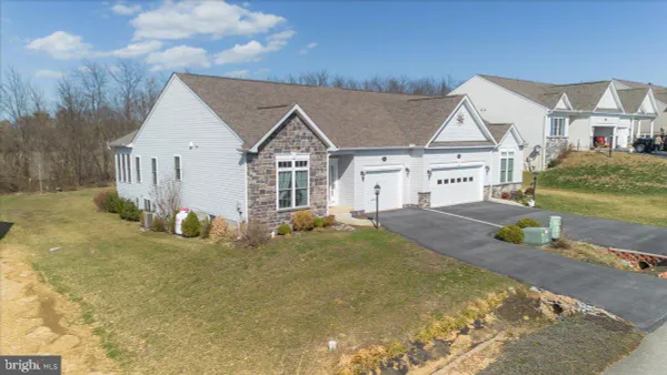 Property Slideshow image 2 of 24 | 13880 patriot way, Hagerstown, MD, 21740
