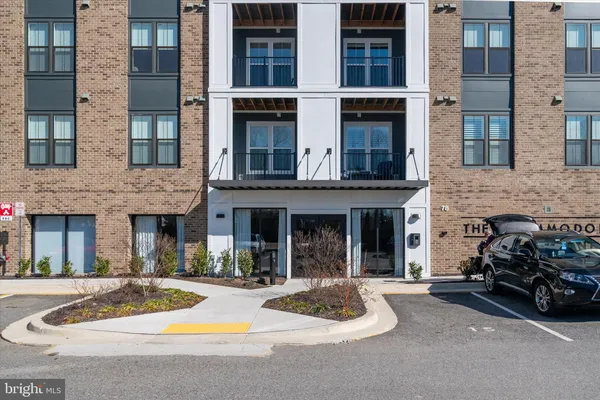 Property Slideshow image 3 of 37 | 78 old mill bottom rd 211, Annapolis, MD, 21409