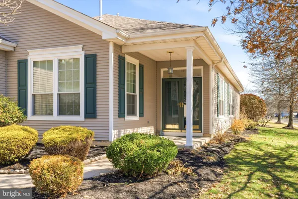 Property Slideshow image 3 of 27 | 31 harrington dr, Columbus, NJ, 08022