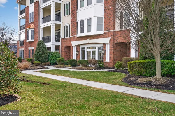 Property Slideshow image 2 of 51 | 137 plaza grande, Cherry Hill, NJ, 08002