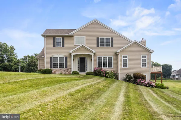 Property Slideshow image 3 of 71 | 427 carmella dr, Mechanicsburg, PA, 17050