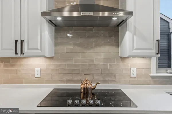 Property Slideshow image 2 of 54 | 46337 reddish knob dr, Sterling, VA, 20164