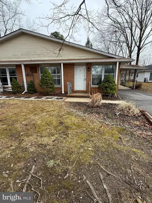 Property Slideshow image 2 of 5 | 43 magnolia rd a, Manahawkin, NJ, 08050