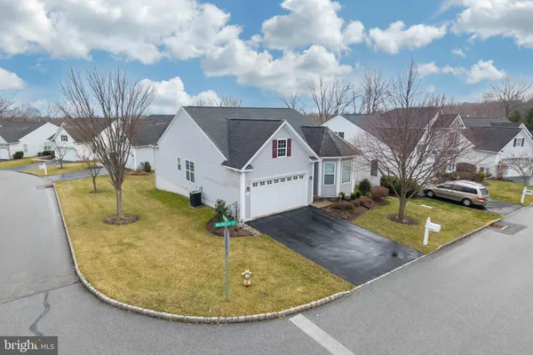 Property Slideshow image 2 of 62 | 1725 magnolia ct, Garnet Valley, PA, 19060