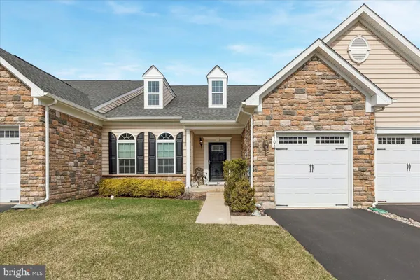 Property Slideshow image 2 of 35 | 106 shire dr, Norristown, PA, 19403