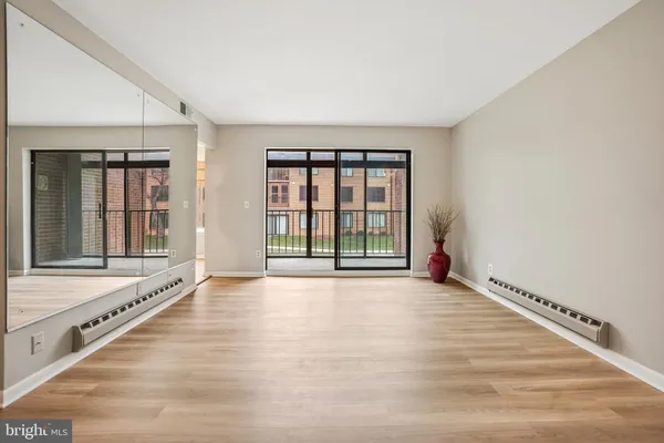 Property Slideshow image 2 of 47 | 15301 beaverbrook ct 92-2b, Silver Spring, MD, 20906