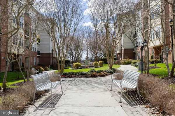 Property Slideshow image 2 of 59 | 2550 kensington gdns 303, Ellicott City, MD, 21043