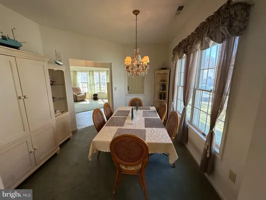 Property Slideshow image 3 of 10 | 61 wagon wheel ln, Columbus, NJ, 08022