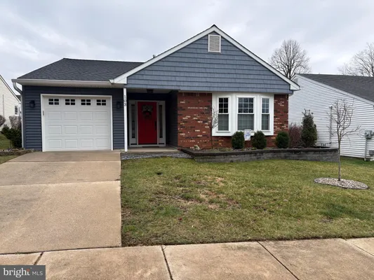 Property Slideshow image 2 of 25 | 103 carriage hill ct, Columbus, NJ, 08022