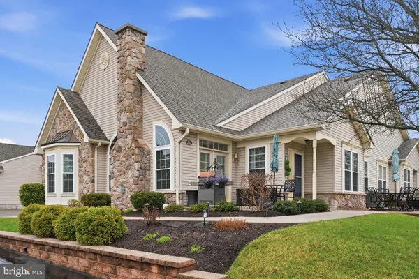 Property Slideshow image 3 of 51 | 267 shady brook dr 238, Langhorne, PA, 19047