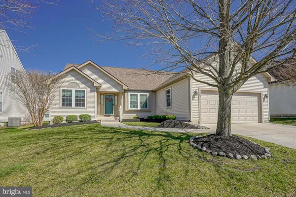 Property Slideshow image 2 of 53 | 19 joanne dr, Sicklerville, NJ, 08081