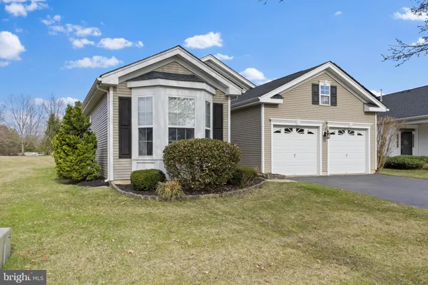 Property Slideshow image 2 of 35 | 10 minuteman cir, Allentown, NJ, 08501