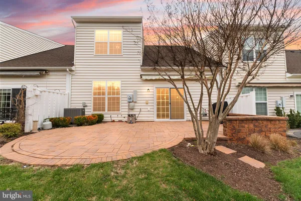 Property Slideshow image 3 of 40 | 20459 valley fls, Ashburn, VA, 20147