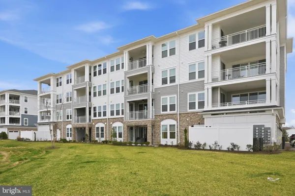 Property Slideshow image 2 of 102 | 111 marshgrass way 22, Chester, MD, 21619