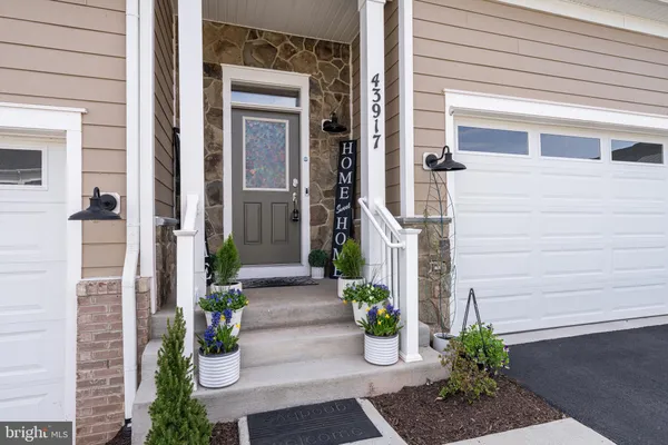 Property Slideshow image 2 of 34 | 43917 maritime song ter, Leesburg, VA, 20176