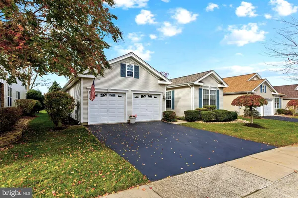 Property Slideshow image 2 of 42 | 10 powderhorn way, Allentown, NJ, 08501