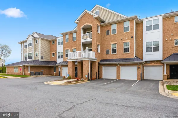 Property Slideshow image 2 of 28 | 1405 wigeon way 202, Gambrills, MD, 21054