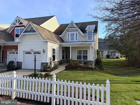 Property Slideshow image 3 of 9 | 7201 paperbark ter, Laurel, MD, 20707