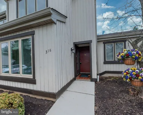 Property Slideshow image 3 of 30 | 318 b devon ln 318b, West Chester, PA, 19380