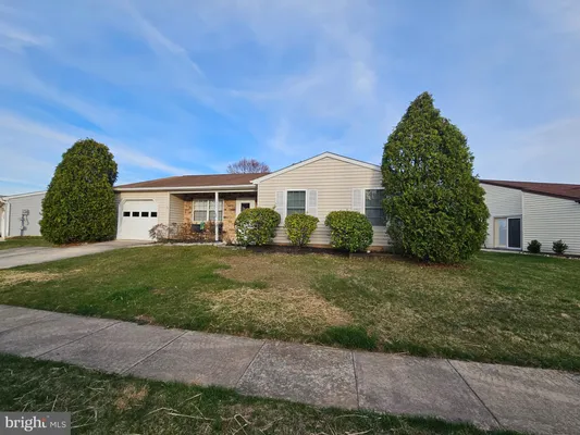 Property Slideshow image 2 of 11 | 5661 crabapple dr, Frederick, MD, 21703