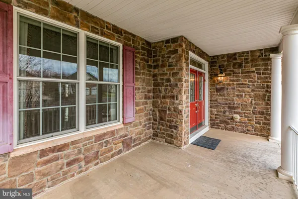 Property Slideshow image 2 of 34 | 10 independence ct, Somerset, NJ, 08873