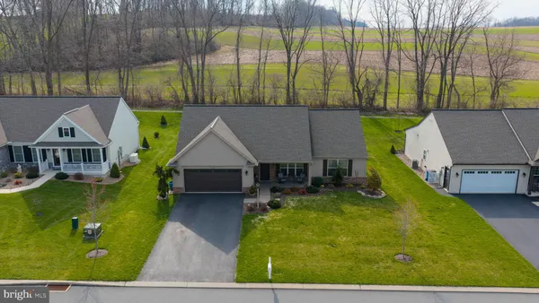 Property Slideshow image 3 of 49 | 218 sweet birch ln, Womelsdorf, PA, 19567