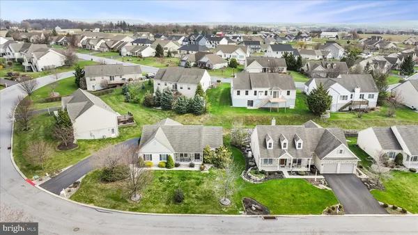 Property Slideshow image 2 of 34 | 858 water edge ct, Lebanon, PA, 17046