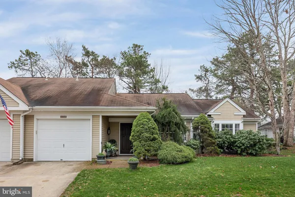 Property Slideshow image 3 of 34 | 1031 thornbury la b b, Manchester Township, NJ, 08759