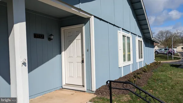 Property Slideshow image 3 of 4 | 3712 finsbury park dr 50-a, Silver Spring, MD, 20906