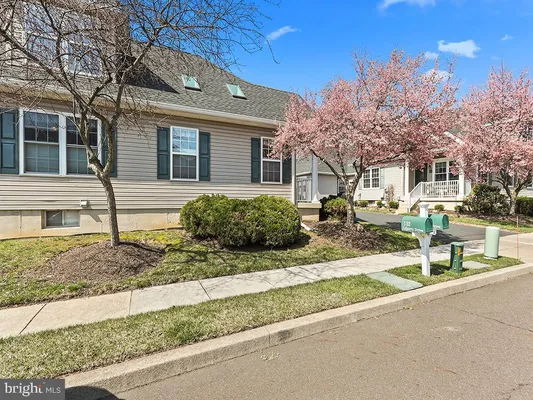 Property Slideshow image 2 of 35 | 132 liberty dr, Bensalem, PA, 19020