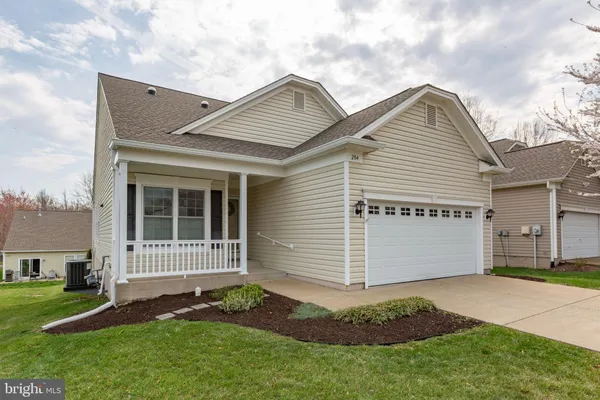 Property Slideshow image 2 of 57 | 204 bridgewater cir, Fredericksburg, VA, 22406