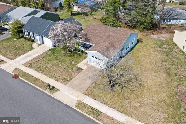 Property Slideshow image 3 of 33 | 11 buckingham dr, Southampton, NJ, 08088