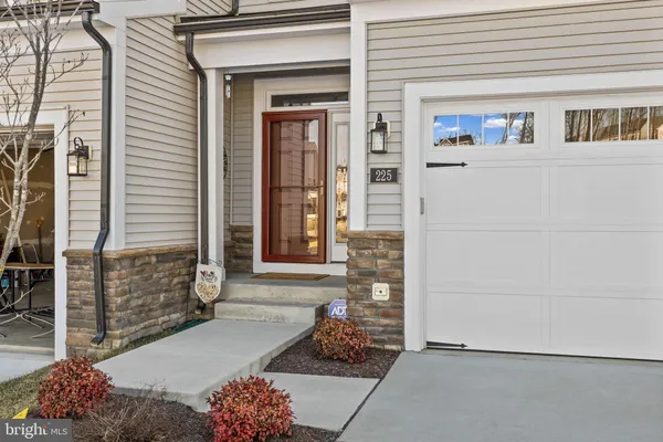 Property Slideshow image 2 of 76 | 225 smokebush dr, Stafford, VA, 22554