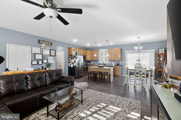 Property Slideshow image 3 of 25 | 13862 patriot way, Hagerstown, MD, 21740