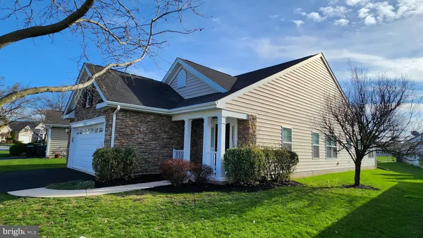 Property Slideshow image 2 of 23 | 1557 emerson dr, Mount Joy, PA, 17552