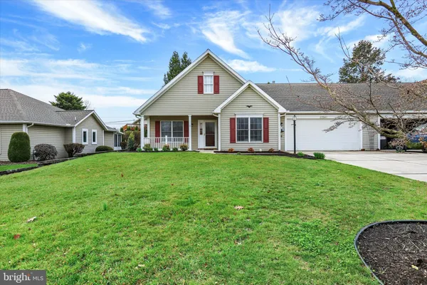 Property Slideshow image 2 of 23 | 2324 aronimink cir d, Fayetteville, PA, 17222