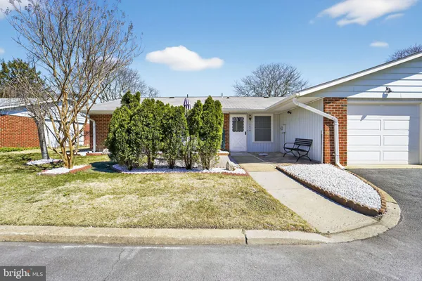 Property Slideshow image 3 of 28 | 1263b hamilton ct, Lakewood, NJ, 08701