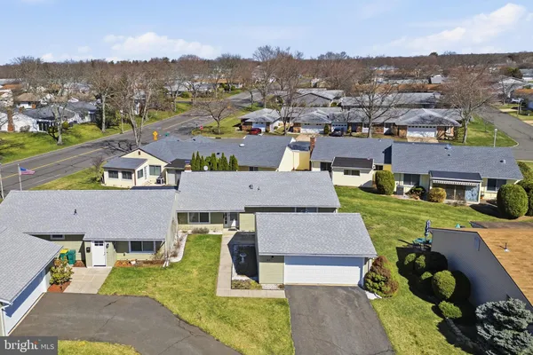 Property Slideshow image 3 of 28 | 21 celtis plz b, Monroe Township, NJ, 08831