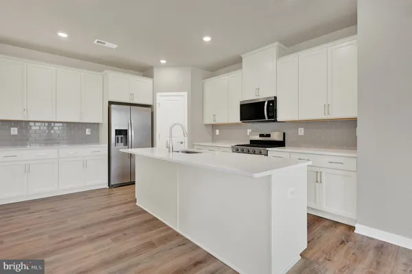 Property Slideshow image 2 of 34 | 1163 resort blvd, Dover, DE, 19904